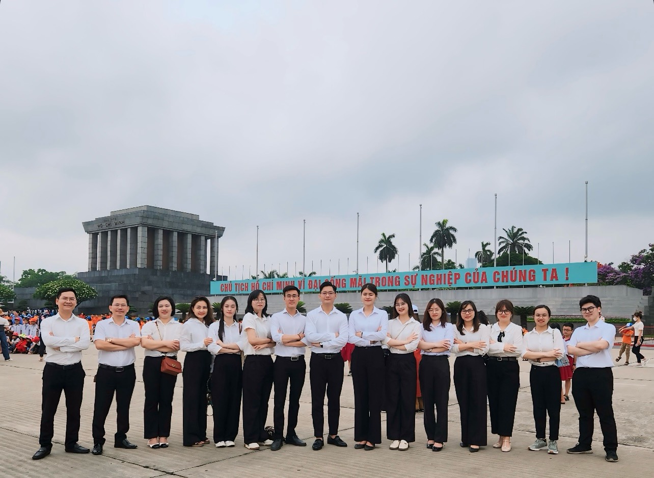 Những cảm xúc sau chuyến viếng Lăng Bác của Công ty Luật TNHH XTVN (XTLaw)