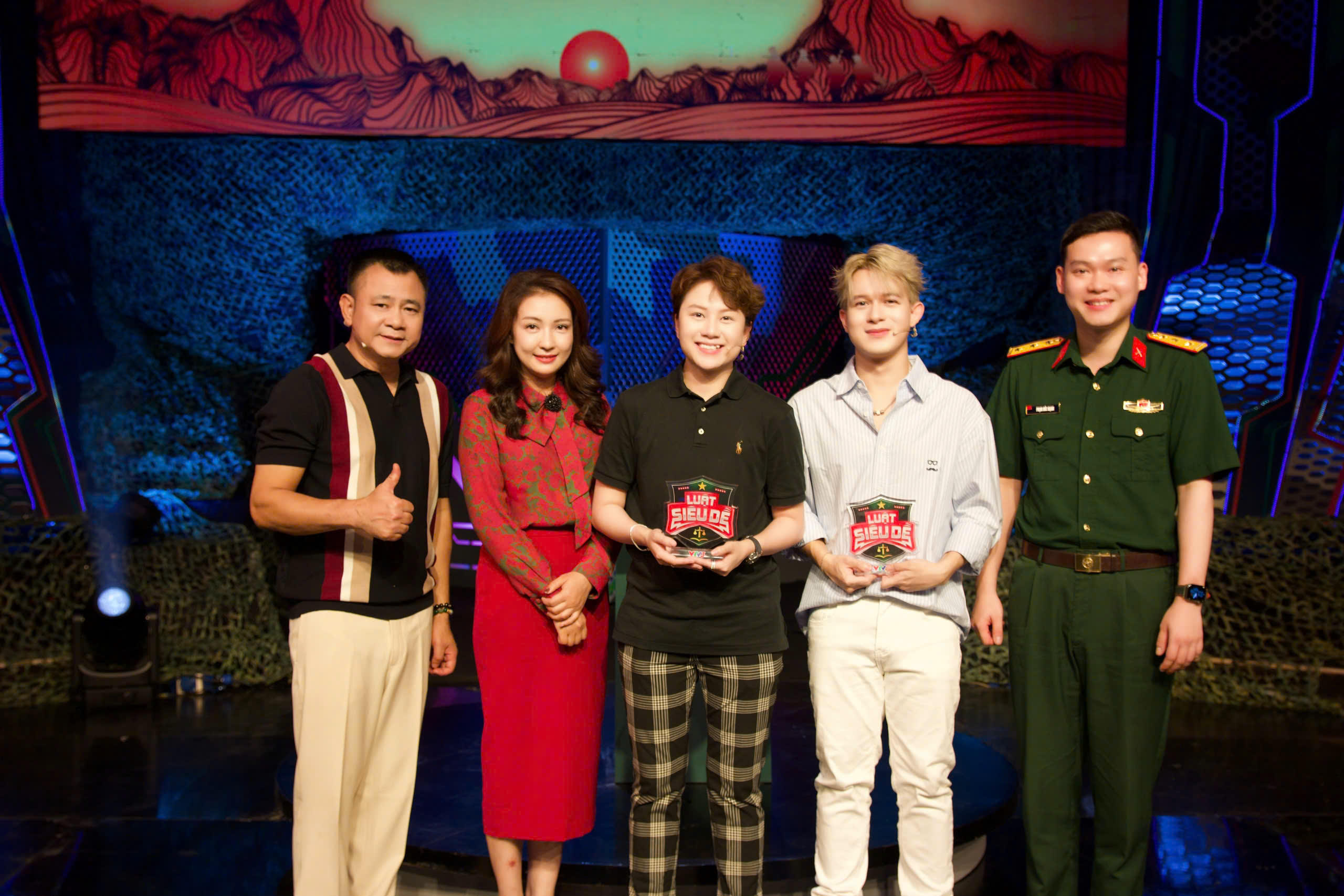 Luật sư Phạm Thị Thanh Phương đồng hành cùng “Luật siêu dễ” – Tìm hiểu Luật Đường bộ 2024